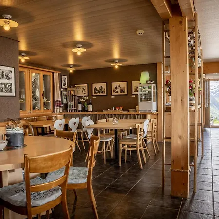 Inn Taellihuette *